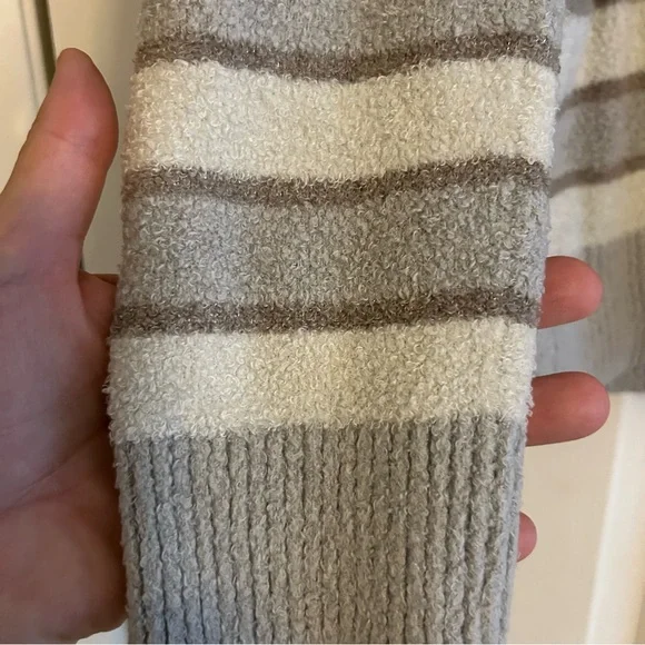 Barefoot Dreams Cozy Chic Lite Stripe Sweater size Medium - Picture 3 of 7